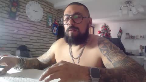 edgarram83 online show from December 2025 08:47:02 PM