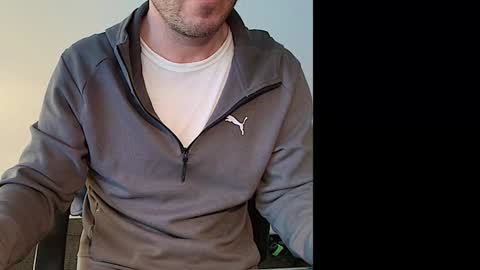 Snapshot of edginghandjober chatting on January 2025 10:39:01 AM Edginghandjober online show from January 2025 10:39:01 AM