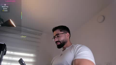 Snapshot of edrick_walton chatting on April 2026 12:00:02 PM edrick online show from April 2026 12:00:02 PM