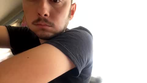 eduardolaro1994 online show from February 2026 06:06:02 PM