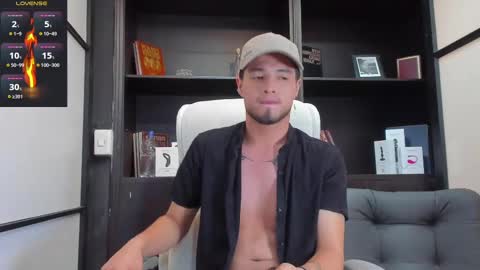 Snapshot of edwardross_ chatting on March 2025 01:15:01 AM Edward Ross online show from March 2025 01:15:01 AM