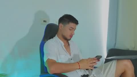 Snapshot of edwardross_ chatting on February 2026 08:56:02 PM Edward Ross online show from February 2026 08:56:02 PM