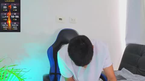 Snapshot of edwardross_ chatting on February 2026 08:24:01 PM Edward Ross online show from February 2026 08:24:01 PM