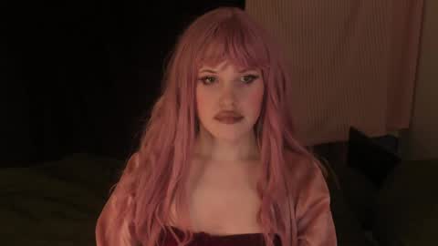 Effie Mur online show from December 2024 05:01:01 PM