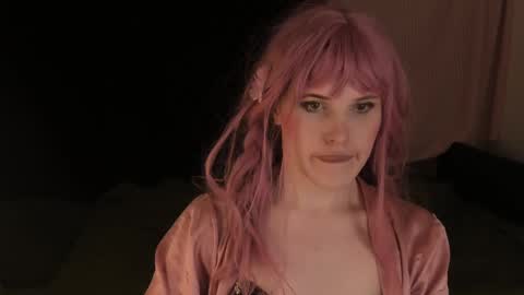 Effie Mur online show from December 2024 06:18:02 PM