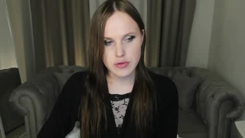 Snapshot of effiemur chatting on May 2026 08:47:02 PM Effie Mur online show from May 2026 08:47:02 PM