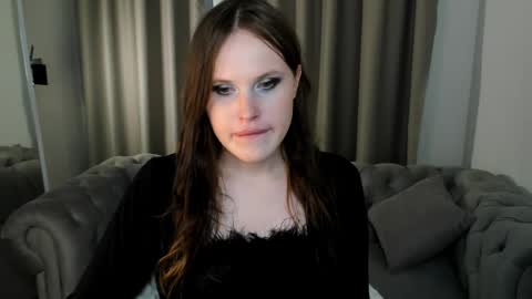 Snapshot of effiemur chatting on May 2026 08:58:02 PM Effie Mur online show from May 2026 08:58:02 PM