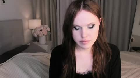 Snapshot of effiemur chatting on May 2026 10:26:01 PM Effie Mur online show from May 2026 10:26:01 PM
