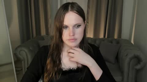Snapshot of effiemur chatting on May 2026 08:36:02 PM Effie Mur online show from May 2026 08:36:02 PM