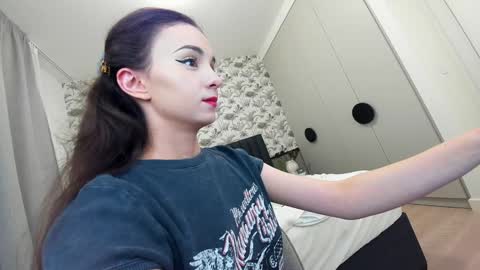 Snapshot of ehotlovea chatting on March 2025 02:38:02 AM Erik and Alice online show from March 2025 02:38:02 AM