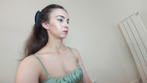 Snapshot of ehotlovea chatting on September 2025 08:42:01 PM Erik and Alice online show from September 2025 08:42:01 PM