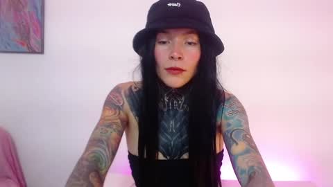 Snapshot of eimytatto_ chatting on January 2025 01:19:01 AM Carla online show from January 2025 01:19:01 AM