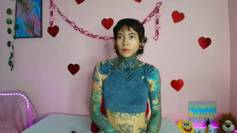 Snapshot of eimytatto_ chatting on September 2025 10:32:02 PM Carla online show from September 2025 10:32:02 PM