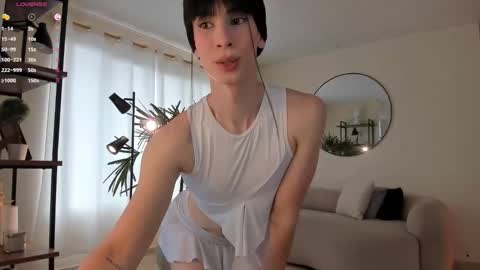 Einyel  online show from November 2025 08:20:01 PM