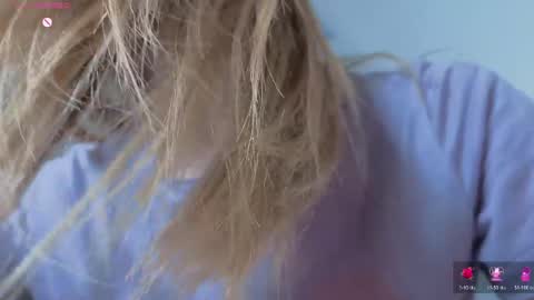 Snapshot of el1s_evans chatting on June 2026 08:07:02 AM please read my bio there is information about private shows and about my personality online show from June 2026 08:07:02 AM