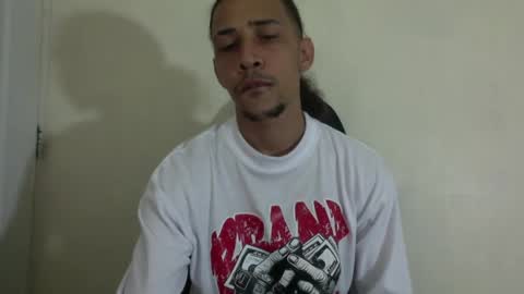 Snapshot of el_menor chatting on April 2026 03:17:01 AM Instagram BelowAbajo online show from April 2026 03:17:01 AM