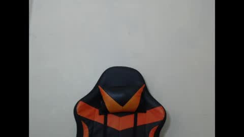 Snapshot of el_menor chatting on May 2026 03:00:01 AM Instagram BelowAbajo online show from May 2026 03:00:01 AM