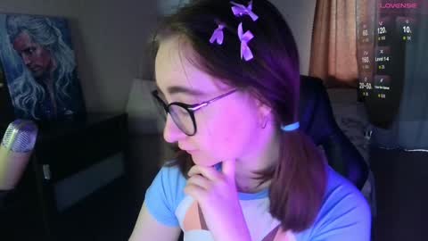 Snapshot of el_sweety chatting on January 2025 10:12:02 AM If you like it when I meow give me a thumbs up online show from January 2025 10:12:02 AM