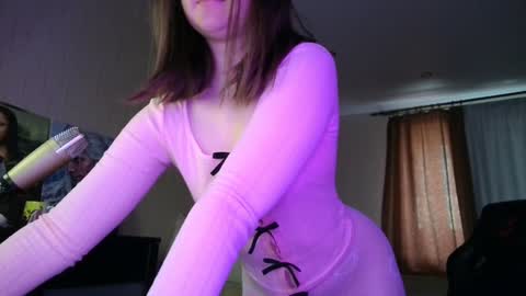 Snapshot of el_sweety chatting on January 2025 01:42:01 PM If you like it when I meow give me a thumbs up online show from January 2025 01:42:01 PM