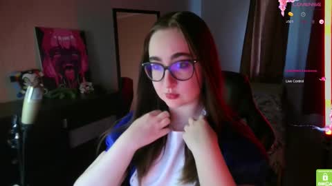 Snapshot of el_sweety chatting on October 2025 10:05:01 AM If you like it when I meow give me a thumbs up online show from October 2025 10:05:01 AM