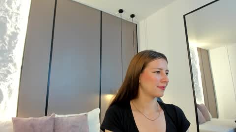 Snapshot of elaia_bridge chatting on February 2026 08:28:01 PM E L A I A online show from February 2026 08:28:01 PM