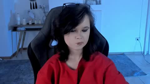 Snapshot of elainebeness chatting on December 2024 12:23:01 AM Your sweet girl online show from December 2024 12:23:01 AM