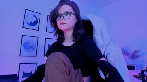 Snapshot of elainebeness chatting on December 2024 07:28:02 PM Your sweet girl online show from December 2024 07:28:02 PM