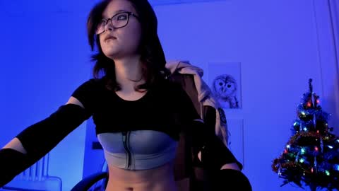 Snapshot of elainebeness chatting on December 2024 02:09:01 AM Your sweet girl online show from December 2024 02:09:01 AM