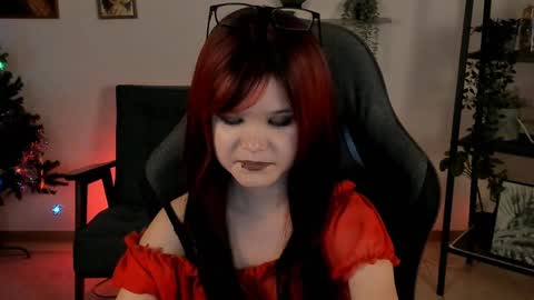 Snapshot of elainebeness chatting on December 2024 12:41:01 AM Your sweet girl online show from December 2024 12:41:01 AM
