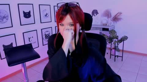 Snapshot of elainebeness chatting on January 2025 07:38:02 PM Your sweet girl online show from January 2025 07:38:02 PM