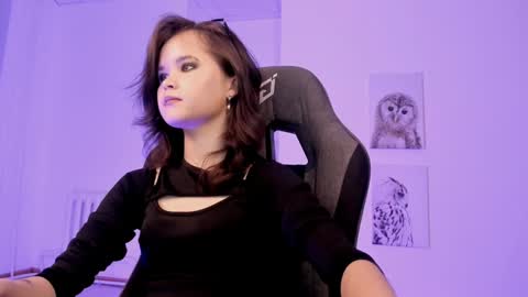 Snapshot of elainebeness chatting on January 2025 10:45:01 PM Your sweet girl online show from January 2025 10:45:01 PM