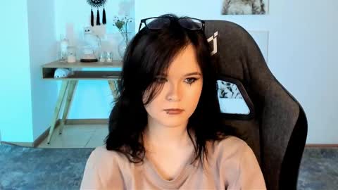 Snapshot of elainebeness chatting on March 2025 01:43:01 AM Your sweet girl online show from March 2025 01:43:01 AM