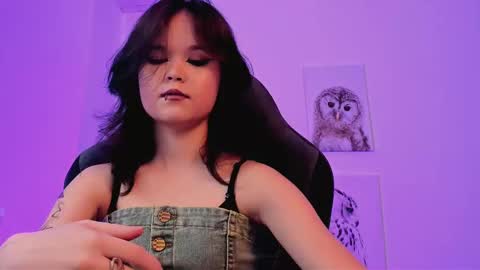 Snapshot of elainebeness chatting on March 2025 07:09:02 PM Your sweet girl online show from March 2025 07:09:02 PM