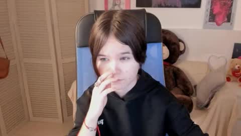 Snapshot of elainebeness chatting on September 2025 09:04:01 PM Your sweet girl online show from September 2025 09:04:01 PM