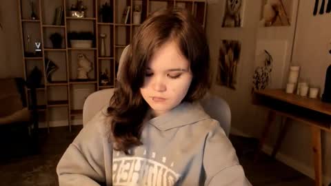 Snapshot of elainebeness chatting on September 2025 10:11:01 PM Your sweet girl online show from September 2025 10:11:01 PM