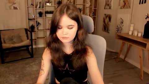 Snapshot of elainebeness chatting on September 2025 08:01:02 PM Your sweet girl online show from September 2025 08:01:02 PM