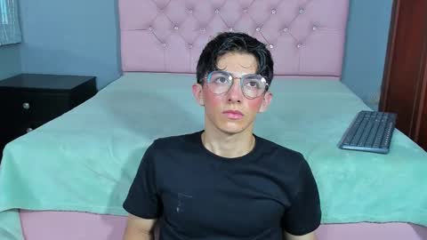 Elan Giralon online show from January 2026 12:03:02 AM