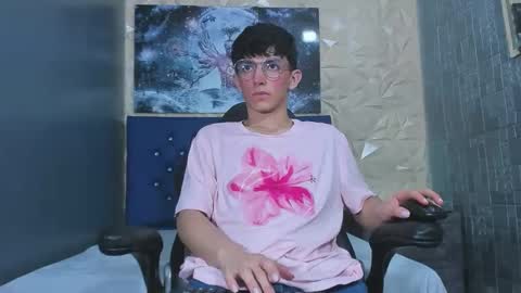 Elan Giralon online show from April 2026 10:40:01 PM