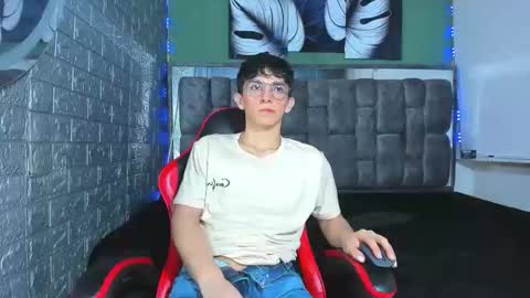 Elan Giralon online show from May 2026 09:31:01 PM