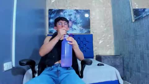Elan Giralon online show from May 2026 11:25:02 PM