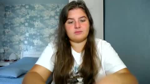 Snapshot of elanis_blair chatting on September 2025 09:00:02 AM Elanis online show from September 2025 09:00:02 AM