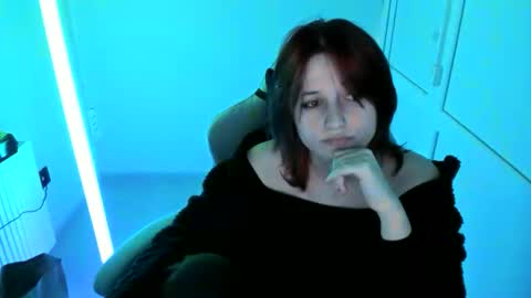 Snapshot of elara_muse chatting on April 2026 07:01:01 PM Evie online show from April 2026 07:01:01 PM