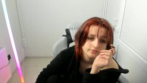 Snapshot of elara_muse chatting on April 2026 09:26:02 AM Evie online show from April 2026 09:26:02 AM