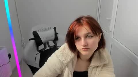 Snapshot of elara_muse chatting on May 2026 08:53:02 AM Evie online show from May 2026 08:53:02 AM