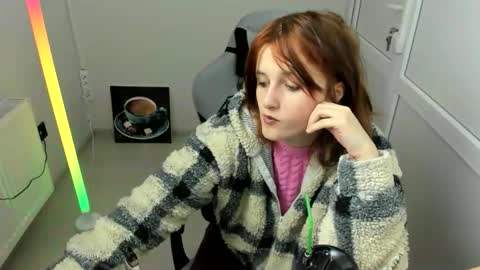 Snapshot of elara_muse chatting on May 2026 10:33:01 AM Evie online show from May 2026 10:33:01 AM