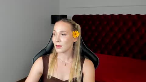 elaravoltage online show from July 2026 05:17:02 PM