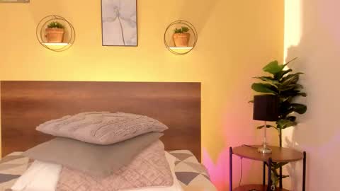 Snapshot of elawalker1 chatting on October 2025 08:53:02 PM Ela online show from October 2025 08:53:02 PM