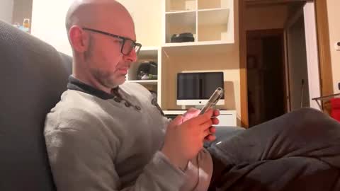 Eldiablo844 online show from December 2024 07:46:02 PM