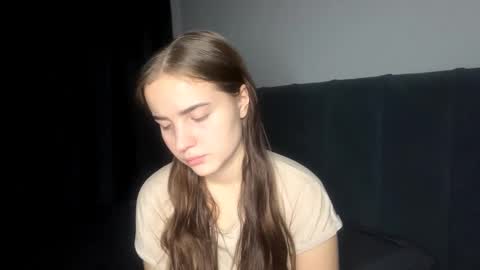 Snapshot of eleanorolaes chatting on February 2026 04:18:01 PM Kelly online show from February 2026 04:18:01 PM