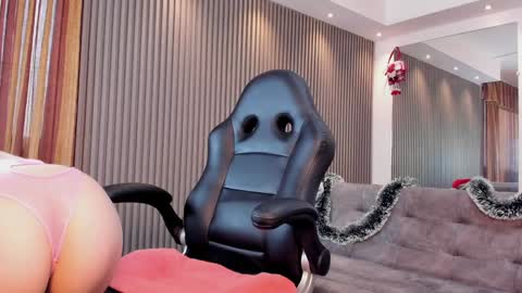 Snapshot of electraa_fox chatting on December 2024 12:03:01 PM Electra online show from December 2024 12:03:01 PM